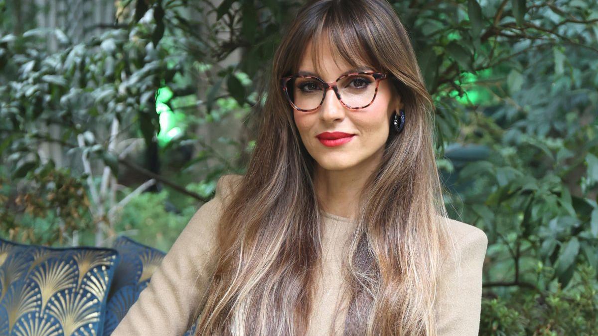 Ariadne Artiles presenta la campaña de Yalea Eyewear, en la que ha trabajado junto a Cindy Crawford.