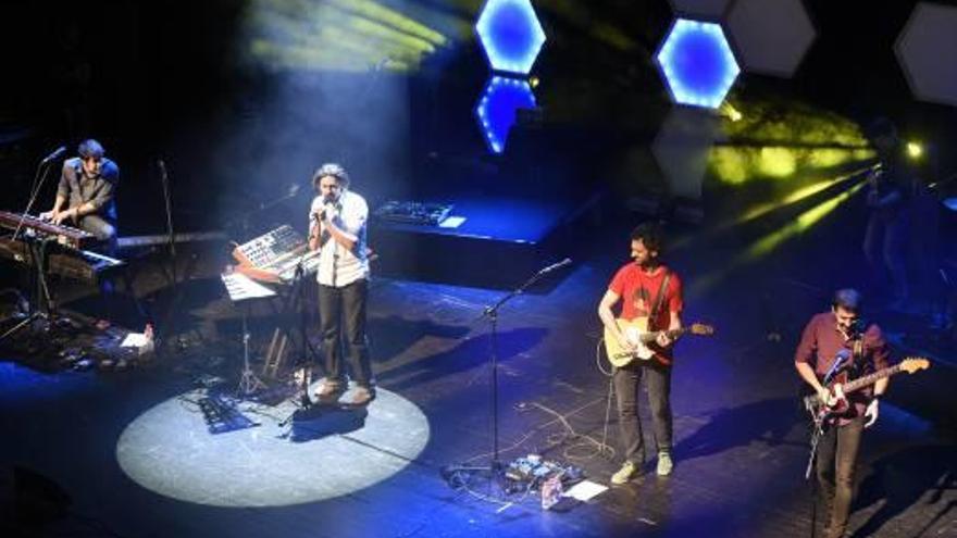 Un moment del concert d&#039;Els Amics de les Arts al teatre Kursaal de Manresa