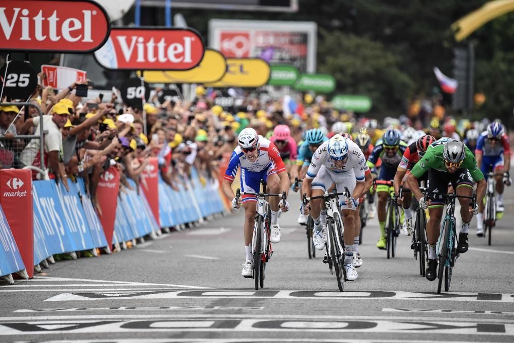 El ciclista eslovaco Peter Sagan (Bora-Hansgrohe) se ha impuesto este viernes en la decimotercera etapa del Tour de Francia, disputada entre Bourg d''Oisans y Valence sobre 169,5 kilómetros.