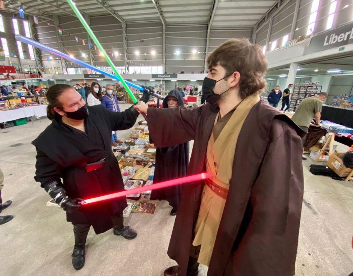 Lucha de espadas láser: Anakin Skywalker contra un jedi