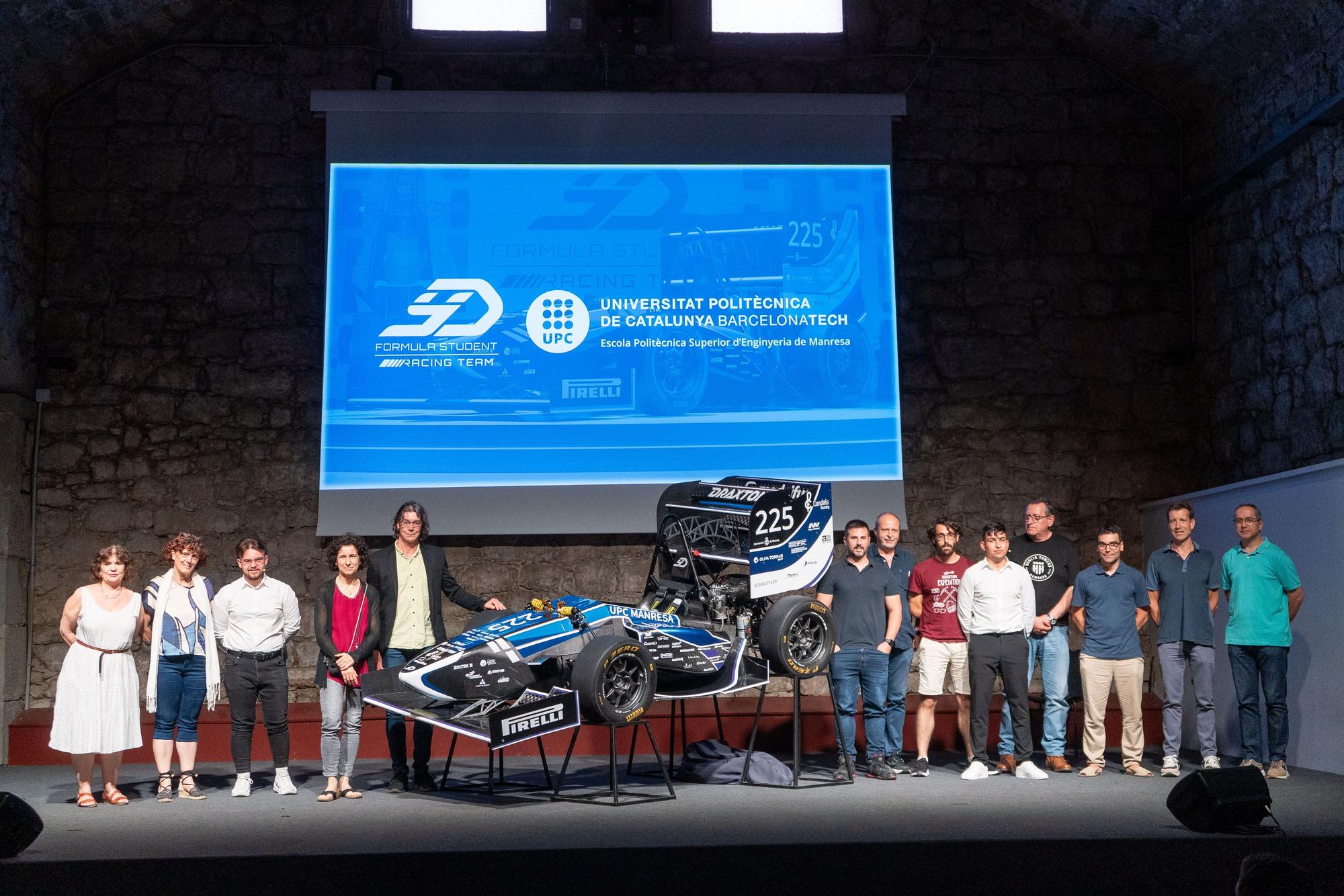 L'EPSEM (UPC Manresa) presenta el DYN-8, el prototip de cotxe per competir as la Formula Student.