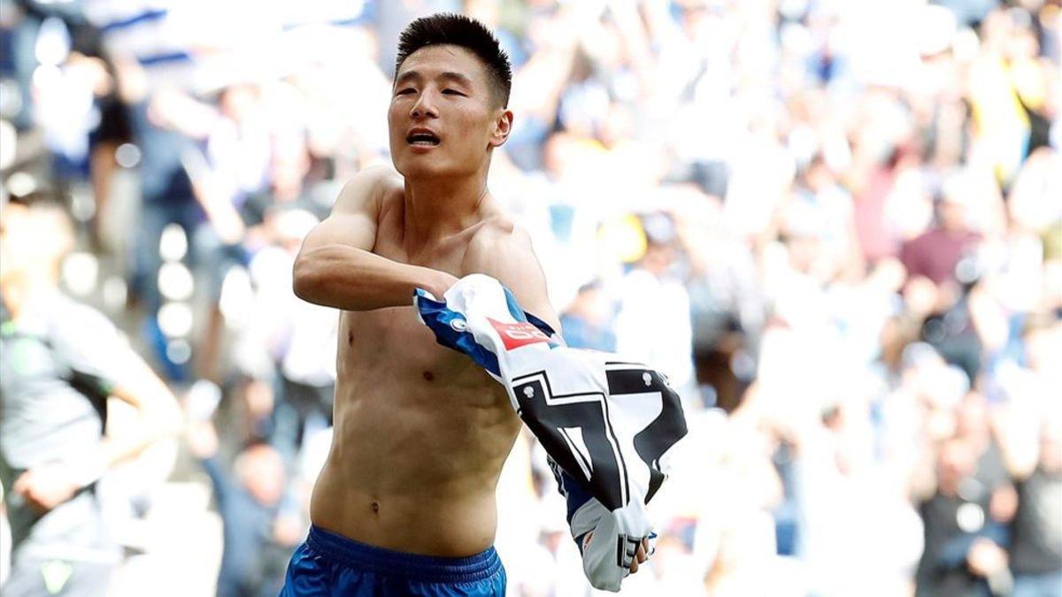 Wu Lei celebra el gol contra la Real del último partido de Liga