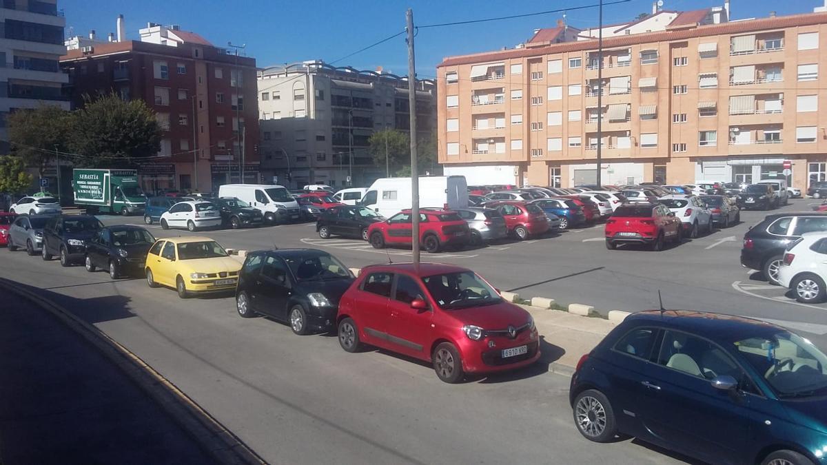 El párking municipal y gratuito situado junto a la avenida del Grau.