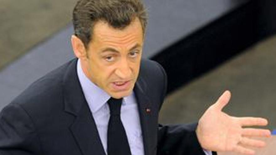 Zapatero dice que Sarkozy está de acuerdo en que España participe en la cumbre