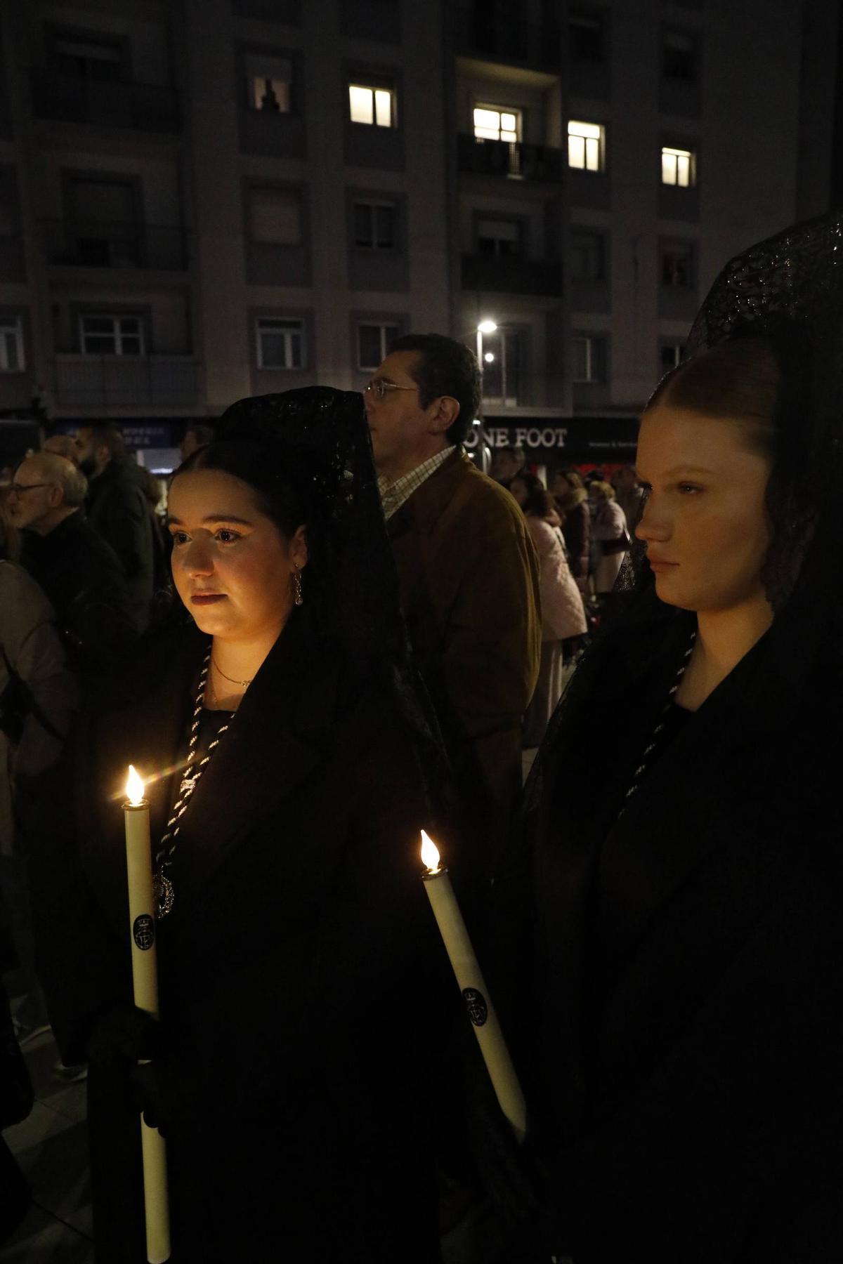 EN IMÁGENES: Emocionante procesión de la Soledad el Viernes Santo en Avilés