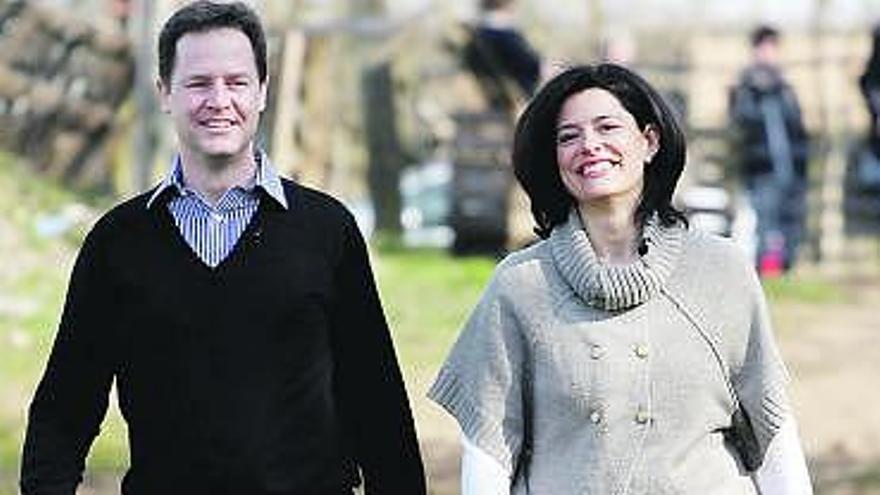 La esposa española de Nick Clegg gusta
