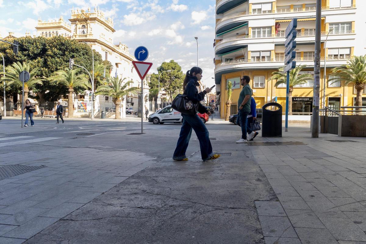 Confluencia entre la calle General O'Donnell y la avenida de la Estación.