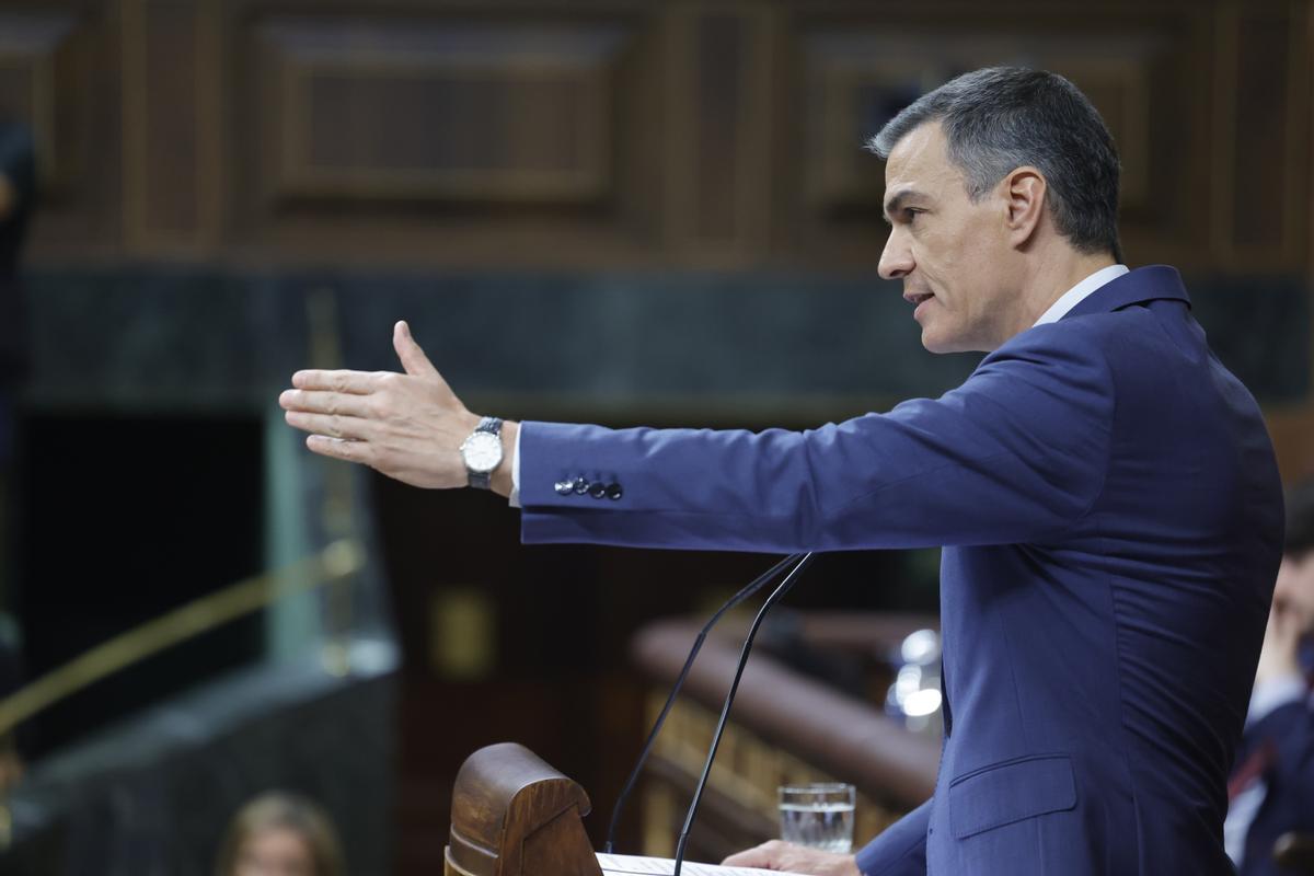 El presidente del Gobierno, Pedro Sánchez, durante su intervención este miércoles en el Congreso para presentar el plan de regeneración.