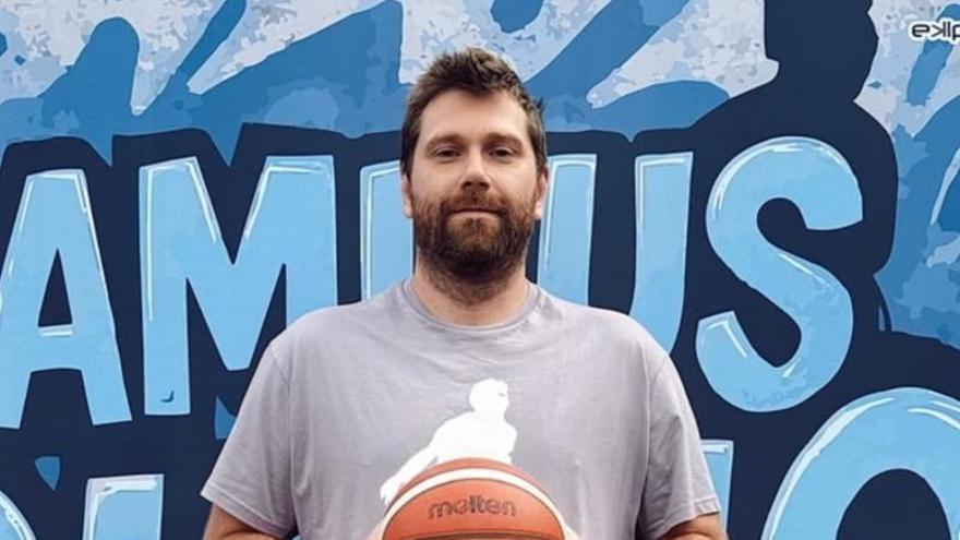 David Bernárdez toma los mandos del Mariscos Antón Cortegada