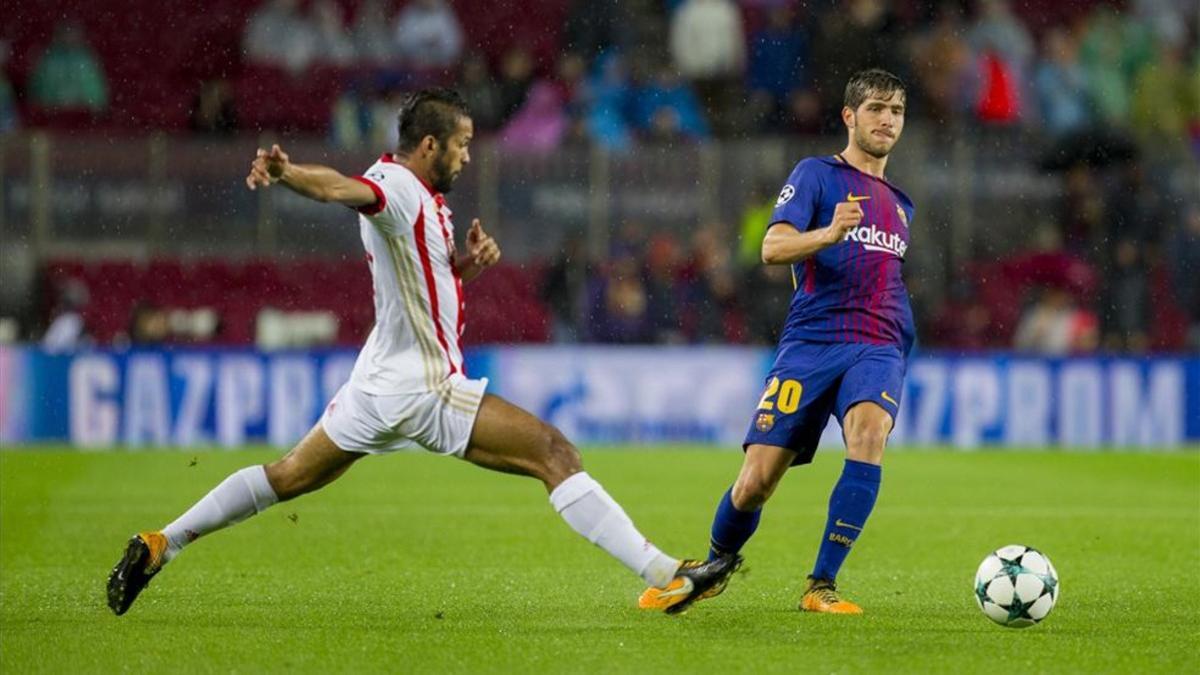 Sergi Roberto en una acción durante el duelo ante el Olympiacos