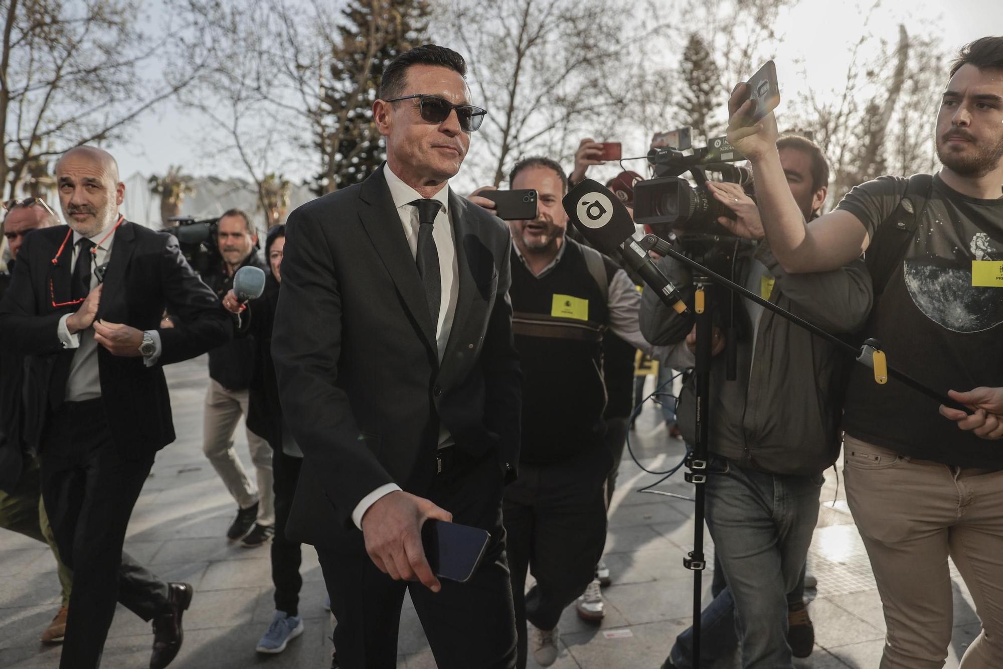 Fotogalería de Amadeo Salvo; de "salvador" a testificar delante del juez por la venta del club
