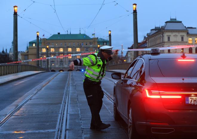 Several dead in central Prague shooting