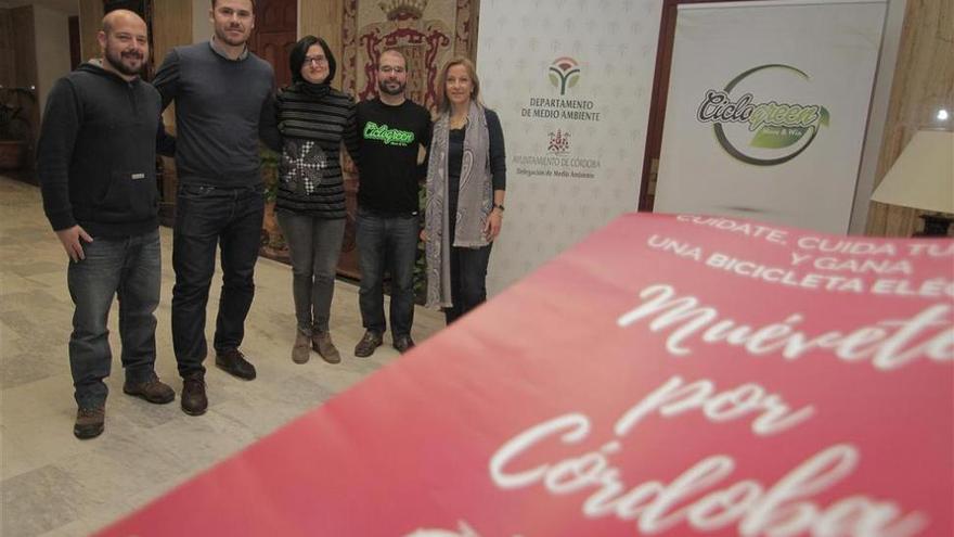 El Ayuntamiento entrega los regalos del primer reto de &#039;Muévete por Córdoba&#039;