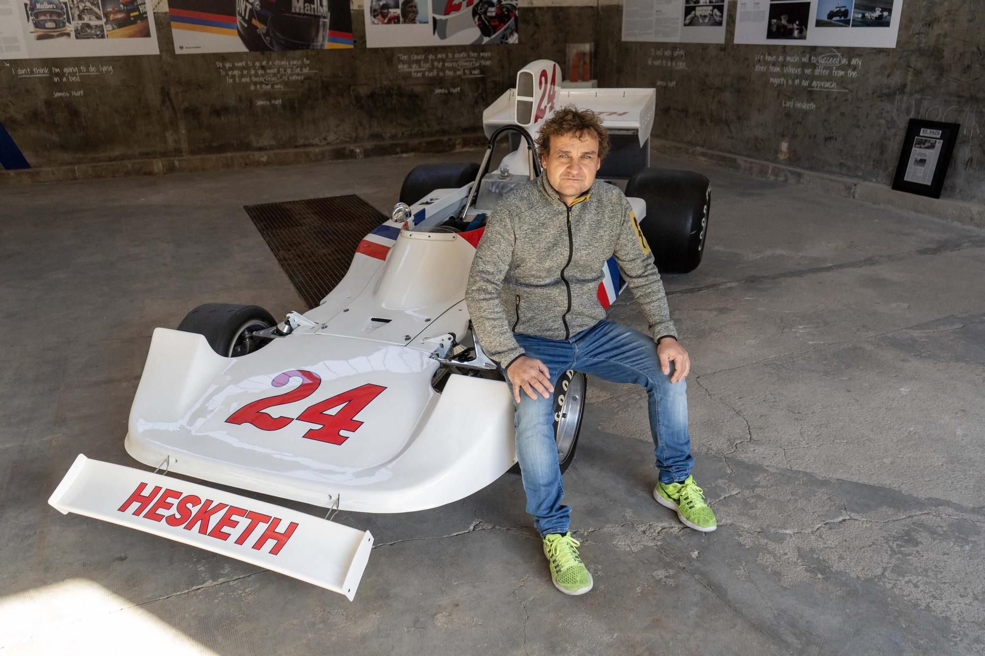 Imatges del bòlid Hesketh de Fórmula 1 que conduïa James Hunt, propietat de Miquel Liso a Manresa