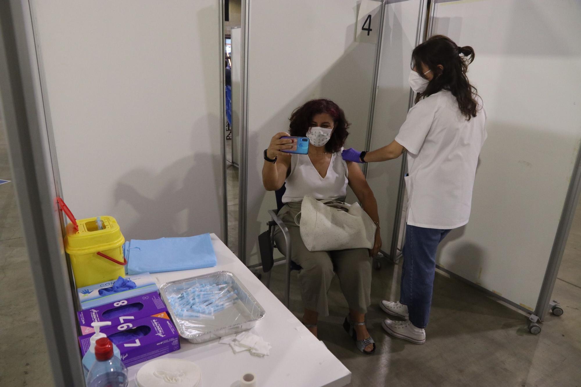 Vacunación masiva con AstraZeneca en Málaga
