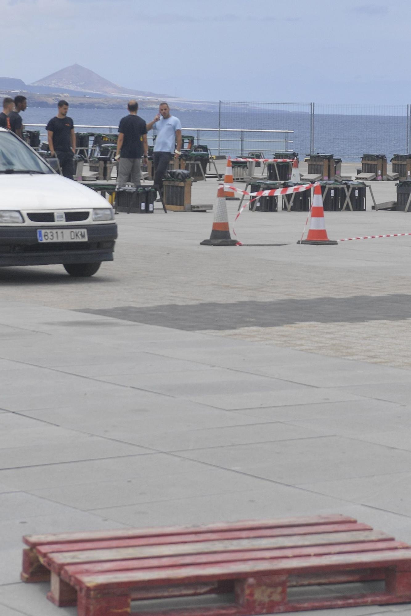 Preparativos para la Noche de San Juan en Las Canteras