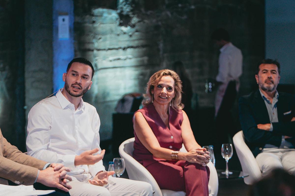 Mesa redonda "De Andalucía a Canarias: construyendo un hub aeroespacial competitivo".