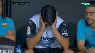 Alerta en Mestalla: Carlos Soler, lesionado y visiblemente afectado