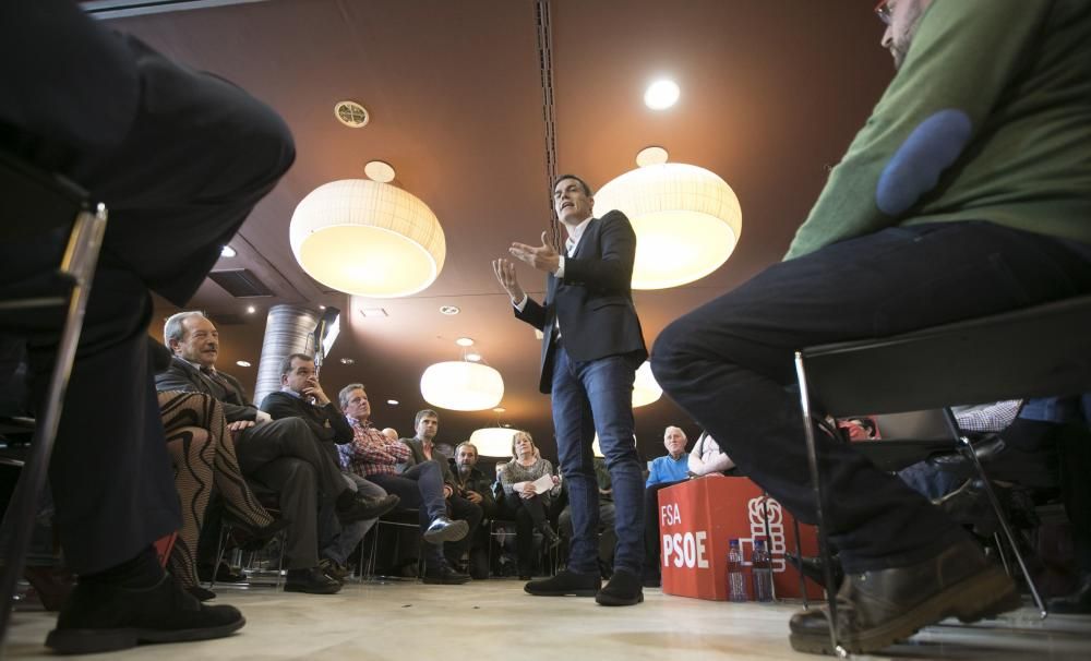 Asamblea con Pedro Sánchez en Oviedo