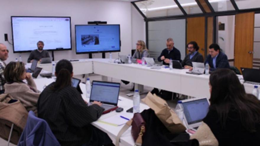 Sesión formativa sobre IA impulsada por la CEP. |  Fdv