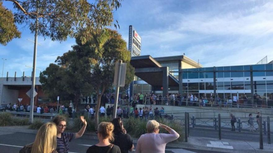 Explosión en un centro comercial al sur de Melbourne