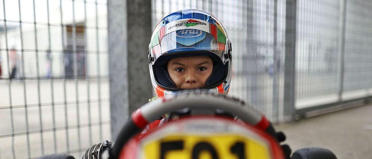 Christian Costoya, al volante de su monoplaza del equipo Parolin Motorsport. |
