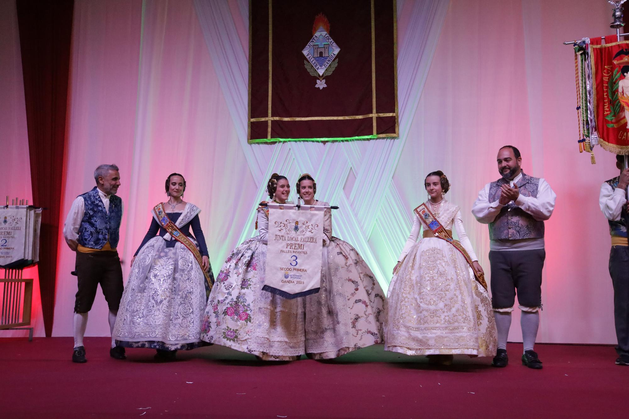 Todas las fotos de la entrega de premios falleros de Gandia