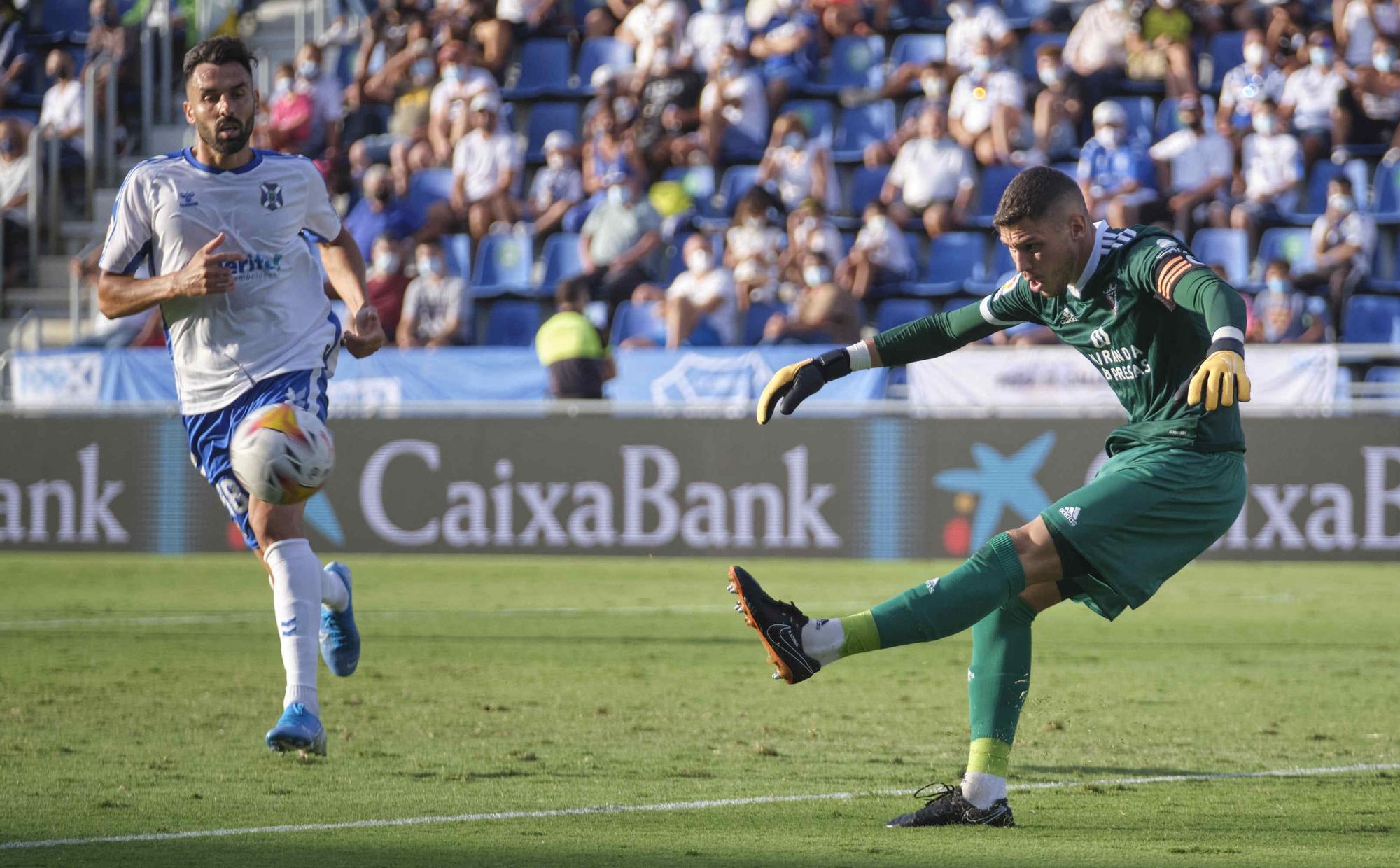 Encuentro entre el CD Tenerife y el Mirandés