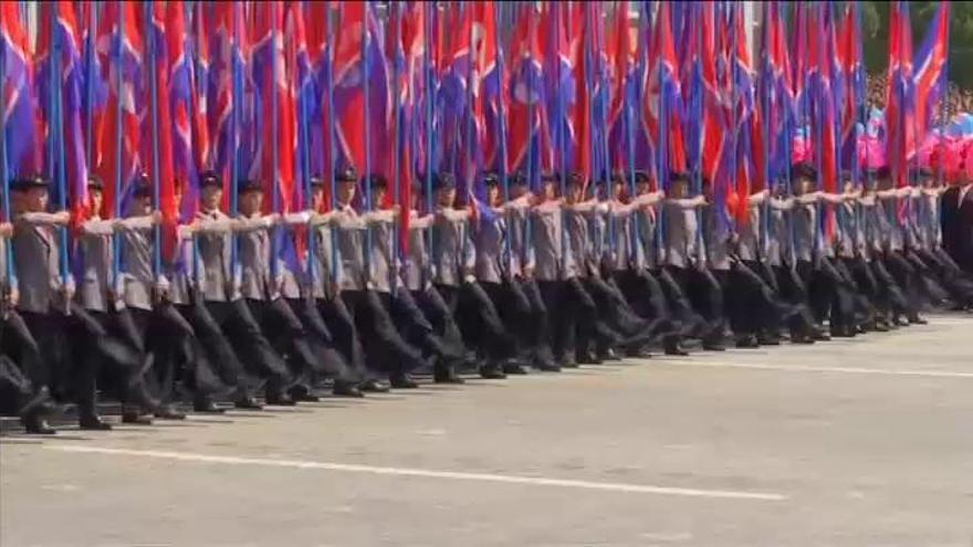 Corea del Norte celebra su 70 aniversario con un desfile edulcorado