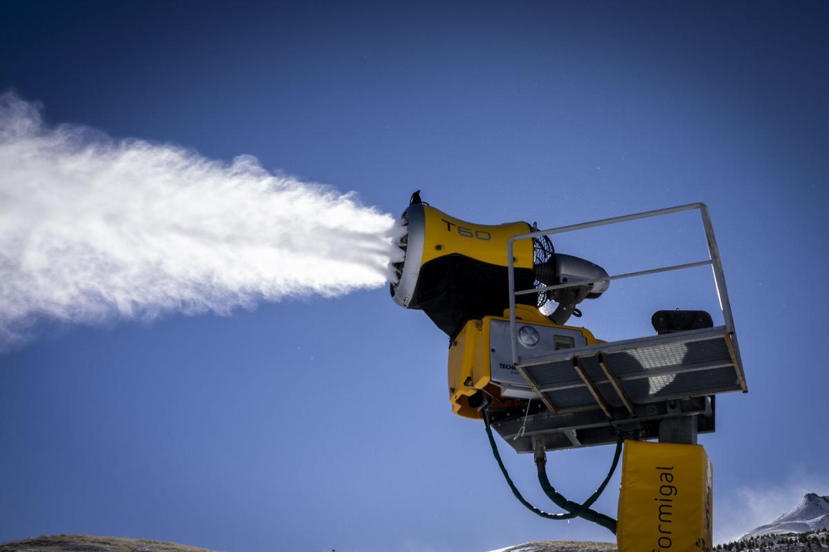 En imágenes | Inicio de la temporada invernal en las estaciones de esquí aragonesas