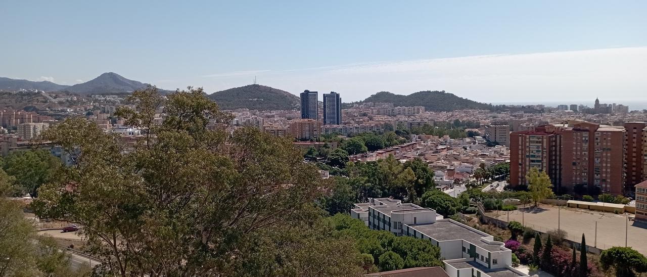 Vista de Málaga desde el Asilo de los Ángeles, este mes.