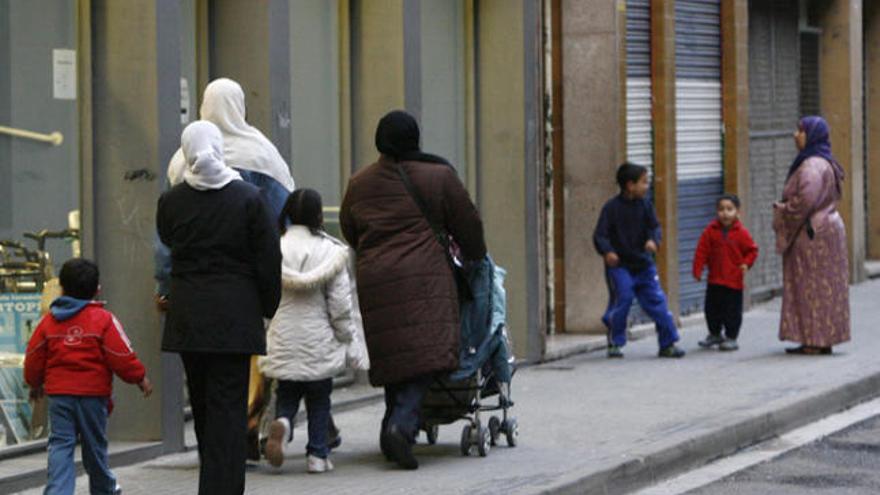 El nombre de ciutadans estrangers a la demarcació de Girona va baixar durant el 2011.