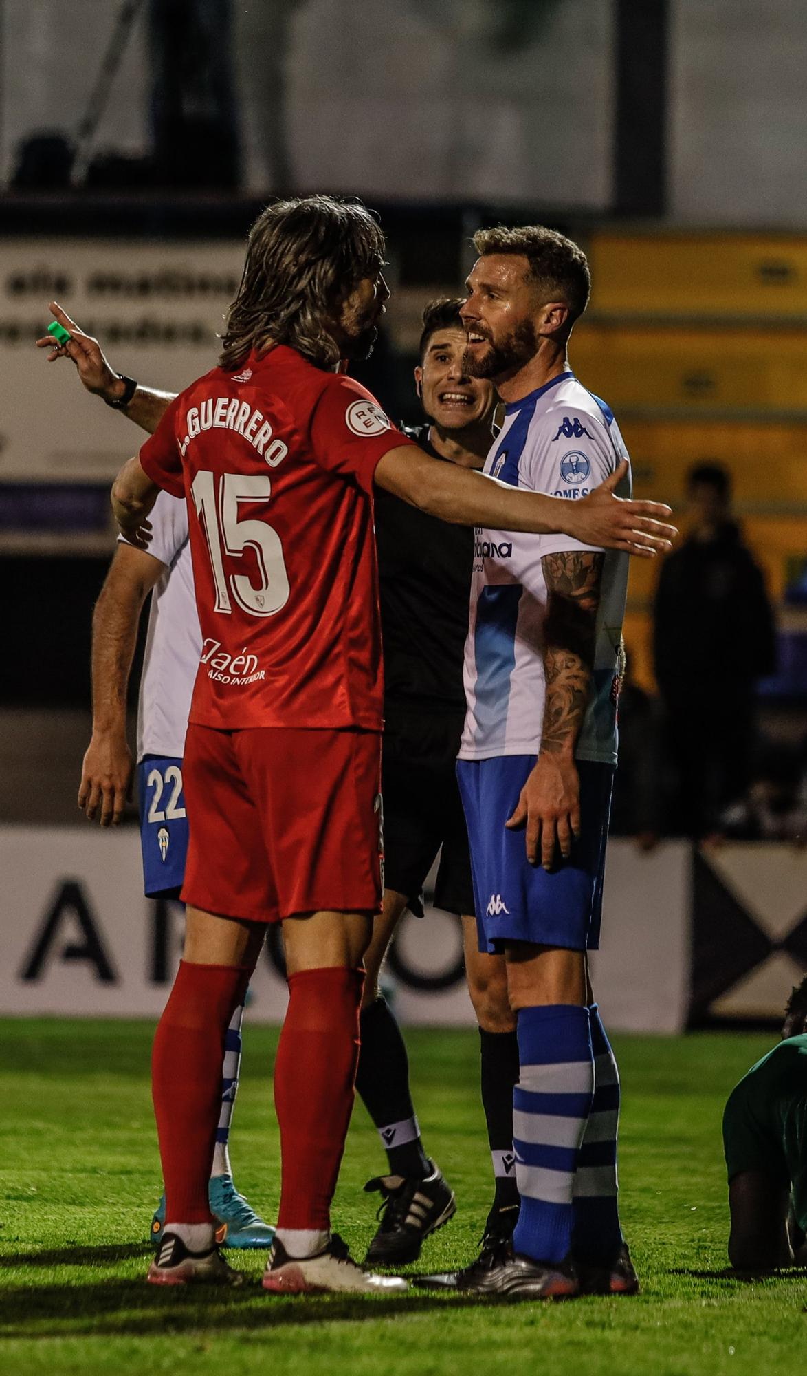 Tercer pinchazo seguido del Alcoyano (0-2)