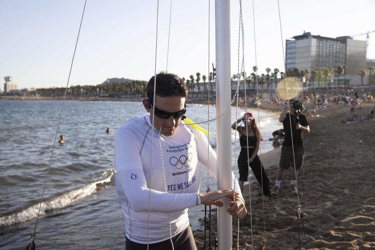 Bautizo en Barcelona de la primera embarcación dirigida a personas con discapacidad visual