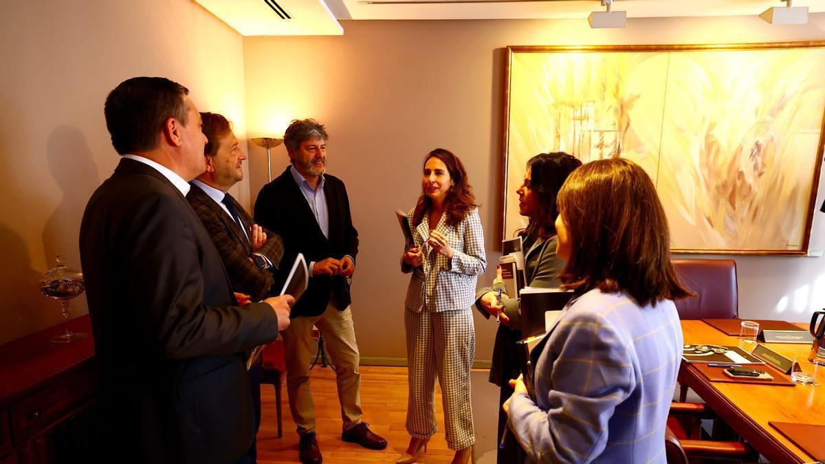 Primera reunión de la Mesa de las Cortes de Aragón en la XII legislatura.