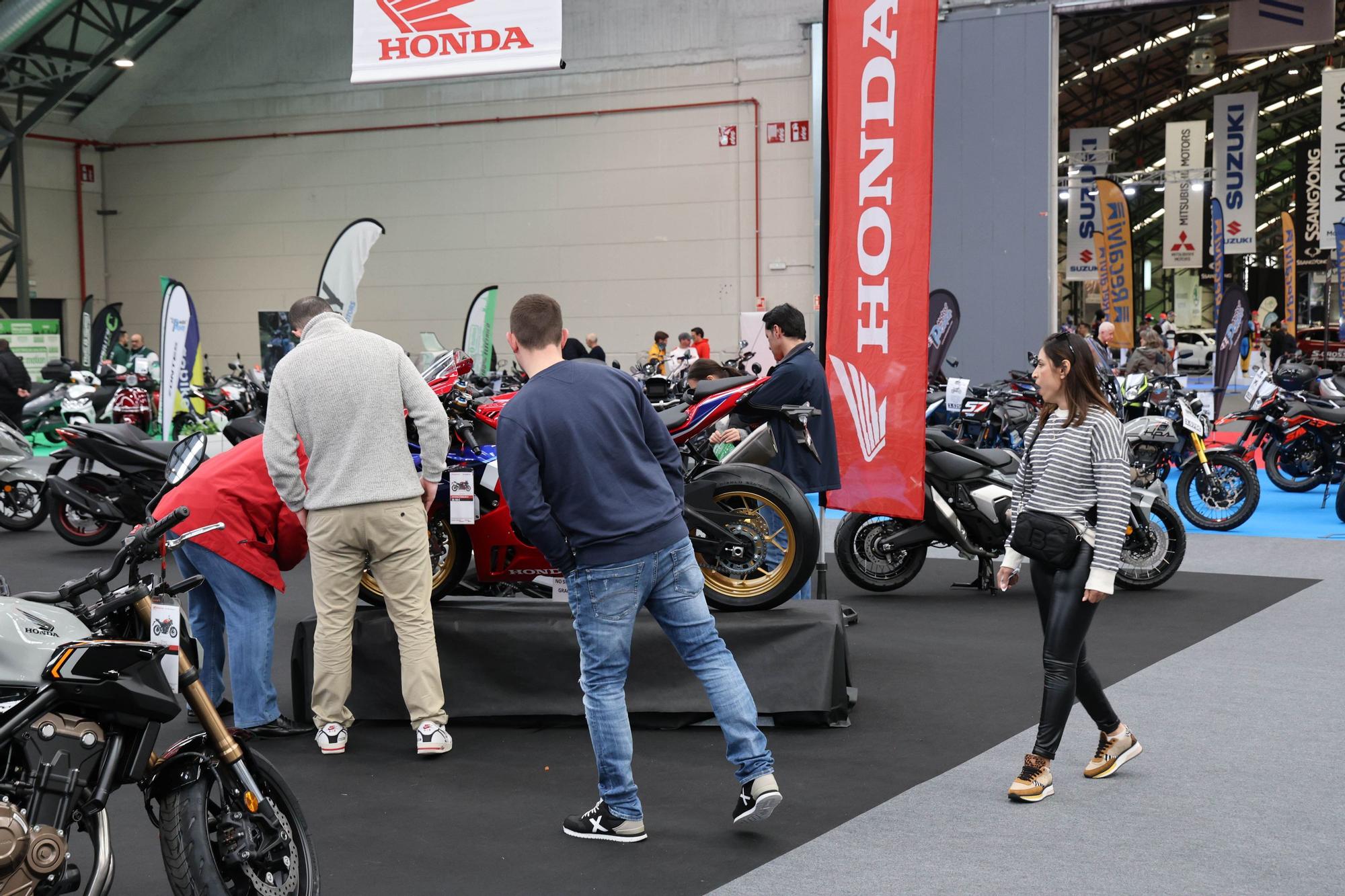 Un paseo entre coches y motos en Vigo