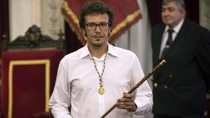 El alcalde de Cádiz, José María González Santos ’Kichi’, durante la toma de posesión del bastón de mando en 2015.