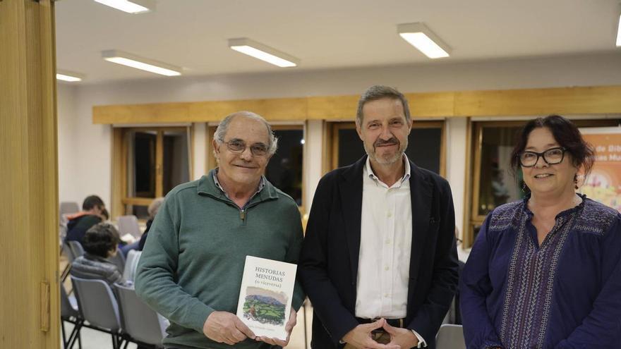 Carlos Fernández Llaneza presenta su libro "Historias Menudas (o viceversa)" en La Granja de Oviedo