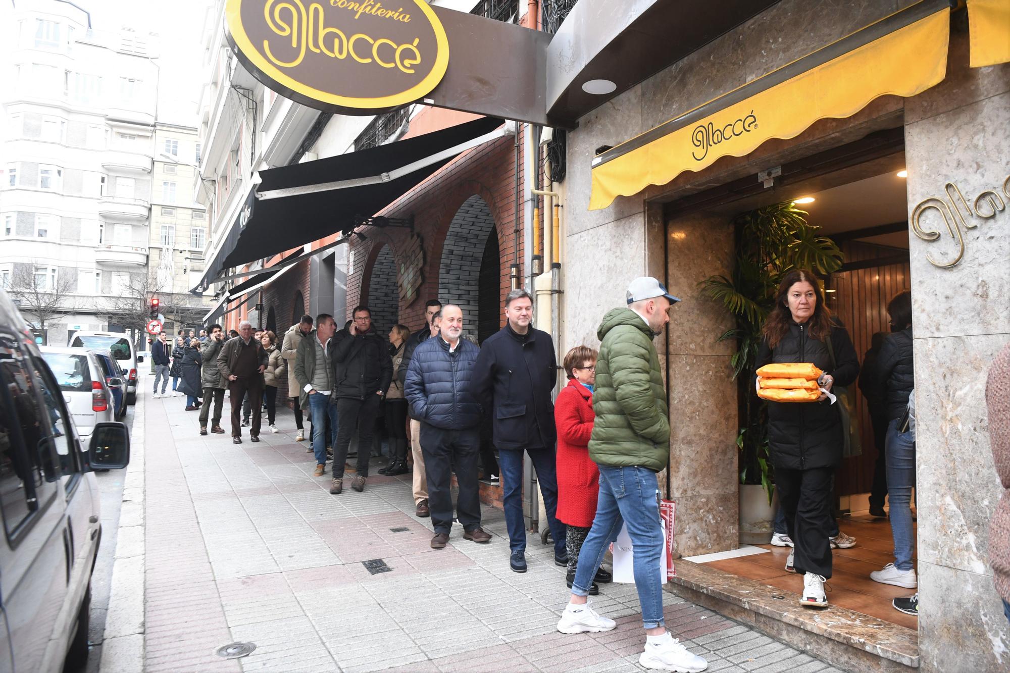 Colas por el roscón de Reyes en A Coruña