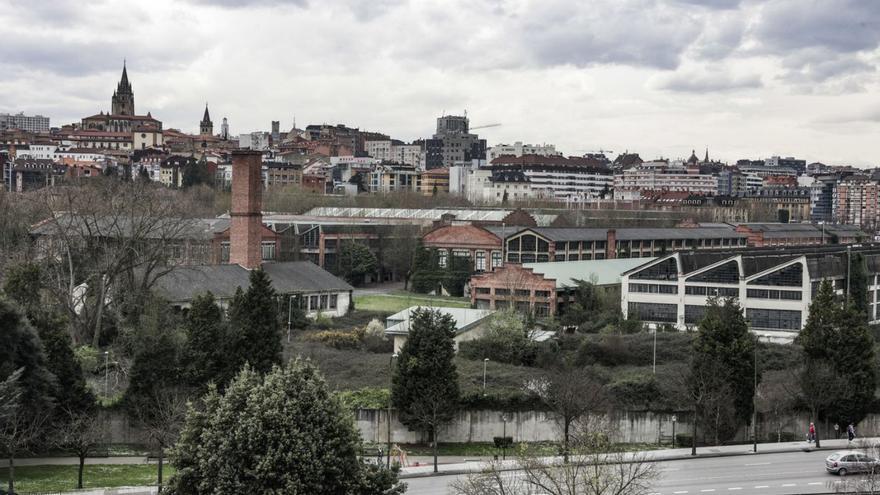 Imagen exterior de la fábrica de armas de La Vega. | Irma Collín