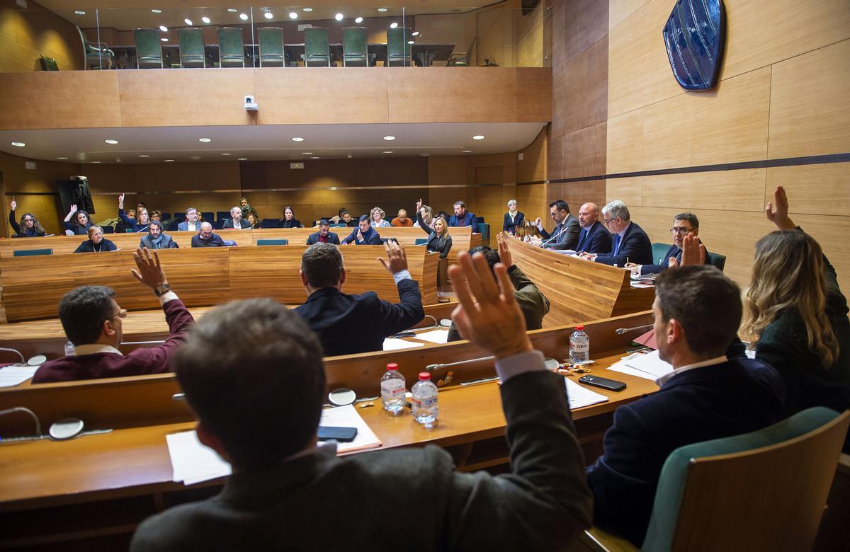 Pleno de la Diputación de València.