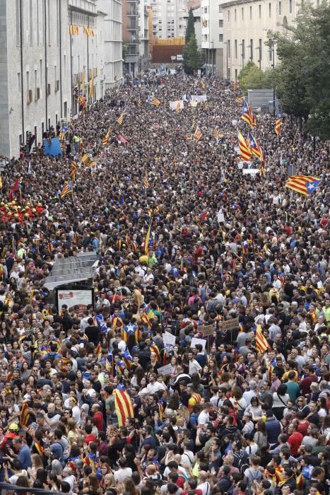 Concentració a la seu de la Generalitat a Girona