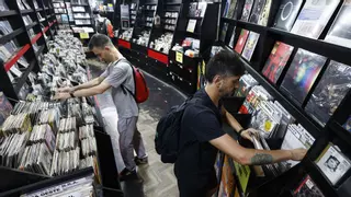 Cierra Discos Revolver, la emblemática tienda de música de la calle Tallers de Barcelona
