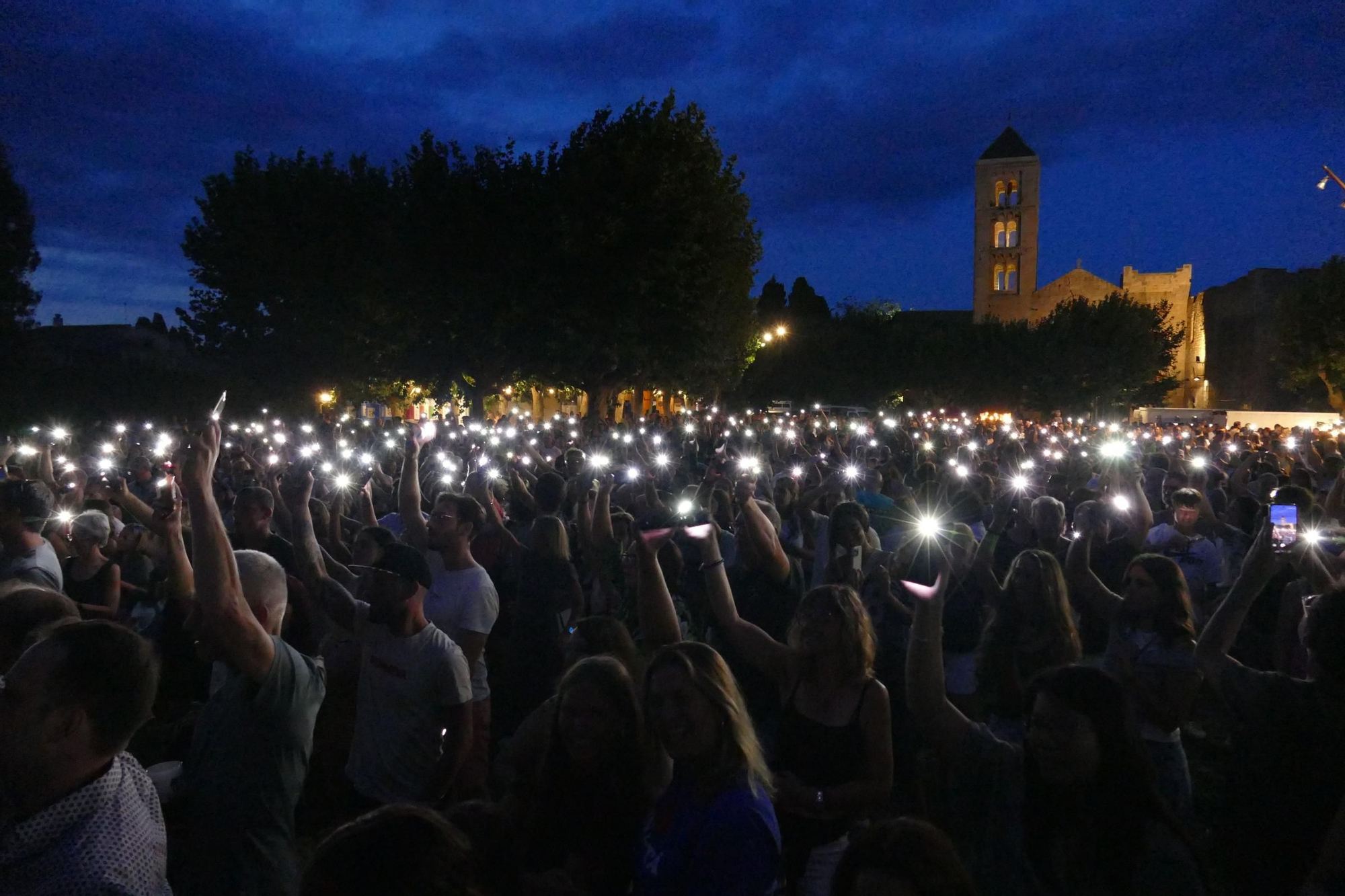 La segona Bertranada Fest congrega unes 8.000 persones als concerts de Ginestà i Búhos