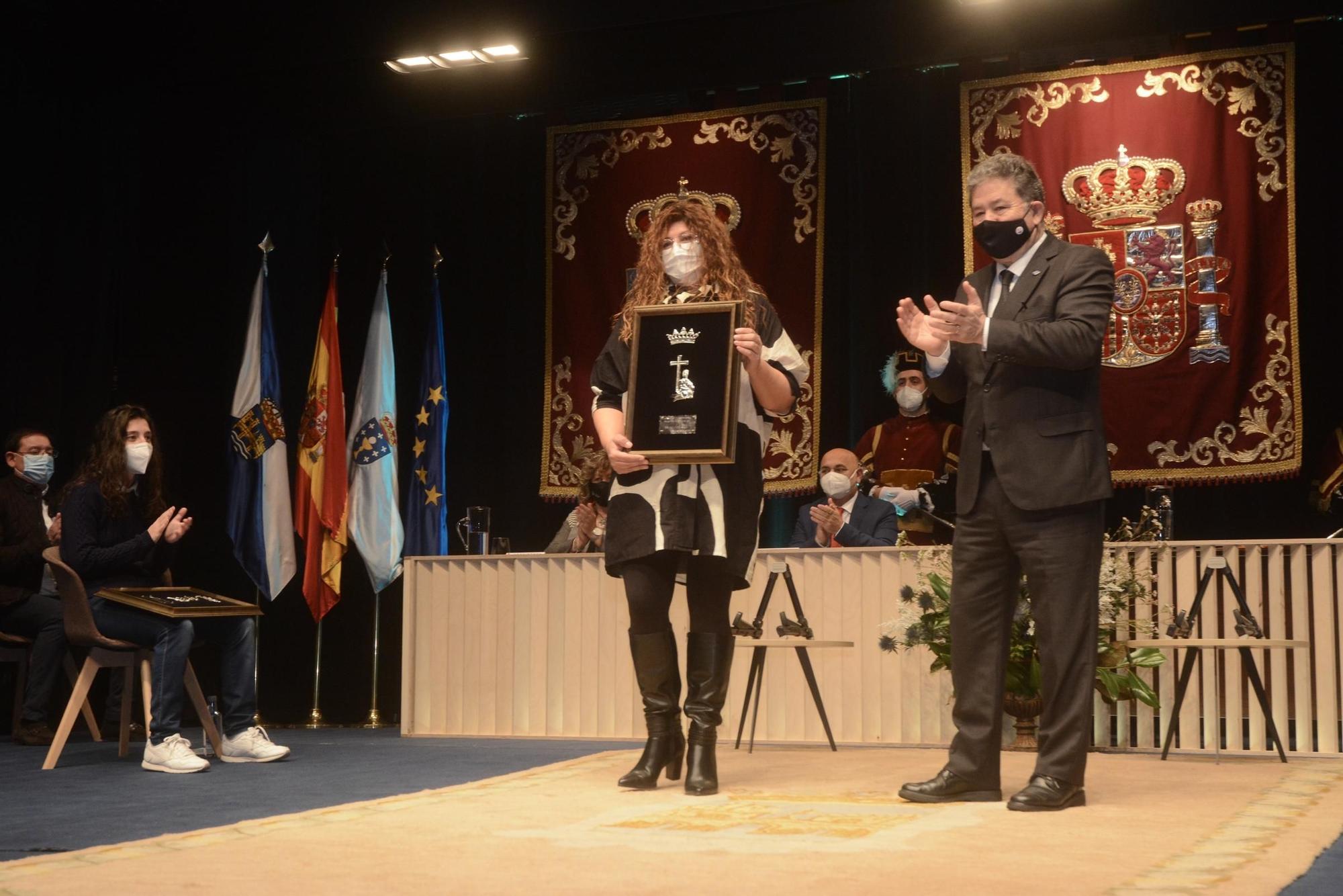 Sanitarios y Paula Dapena reciben los premios Cidade de Pontevedra 2020