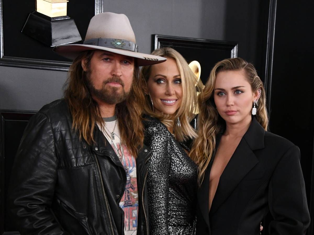 Billy Ray, Tish y Miley Cyrus en los Premios Grammy 2019