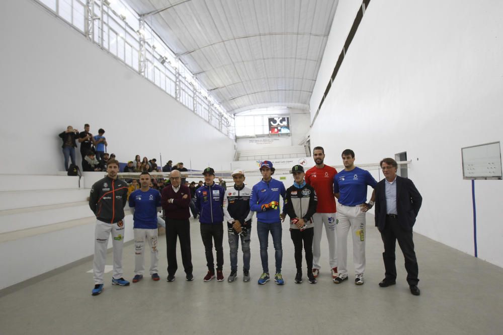 Los pilotos del Mundial, en una exhibición de pilota en Pelayo