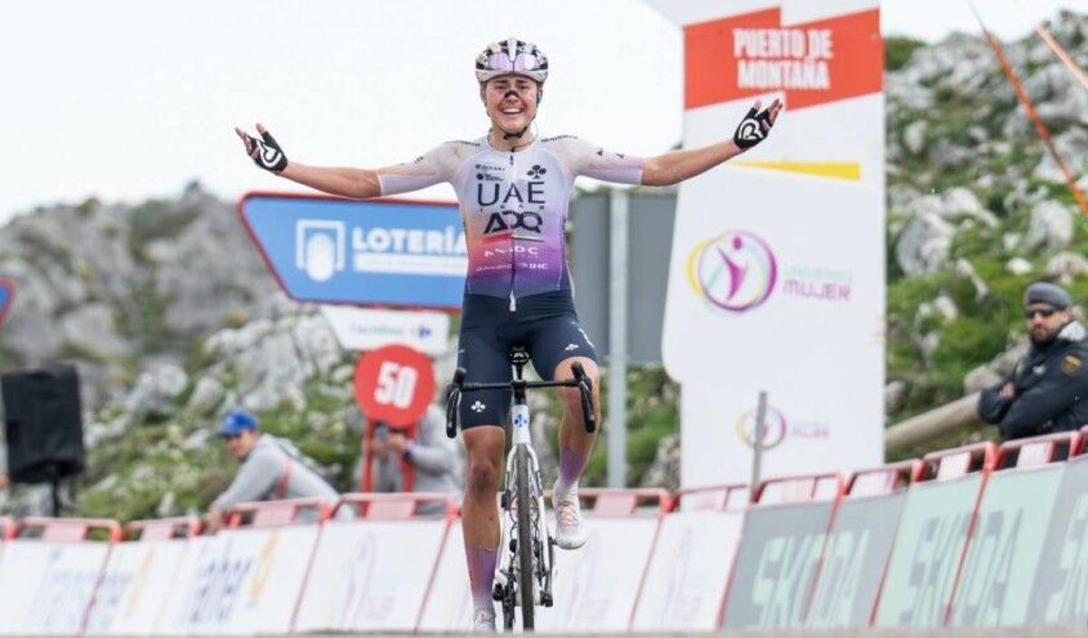 Paula Blasi hace historia en el Angliru y conquista la Vuelta a España