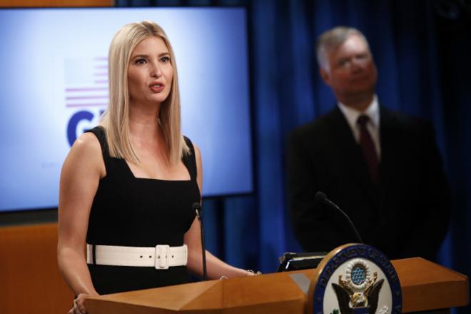 El favorecedor vestido negro de Ivanka Trump