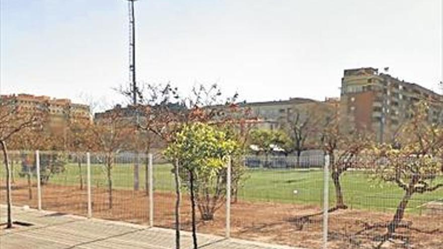 Un joven arranca media oreja a un compañero en un partido de fútbol